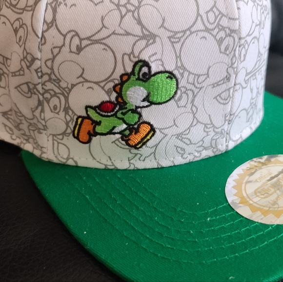 Nintendo Super Mario Green/White Yoshi Snapback Hat - Picture 2 of 10